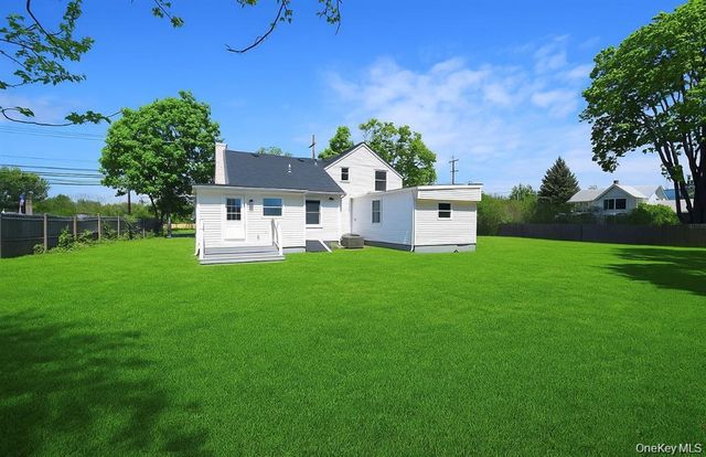 7600 Main Road, East Marion, NY 11939