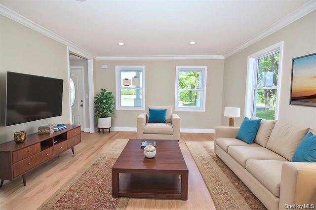 7600 Main Road, East Marion, NY 11939