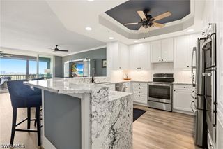 425 Cove Tower DR 1002, Naples, FL 34110
