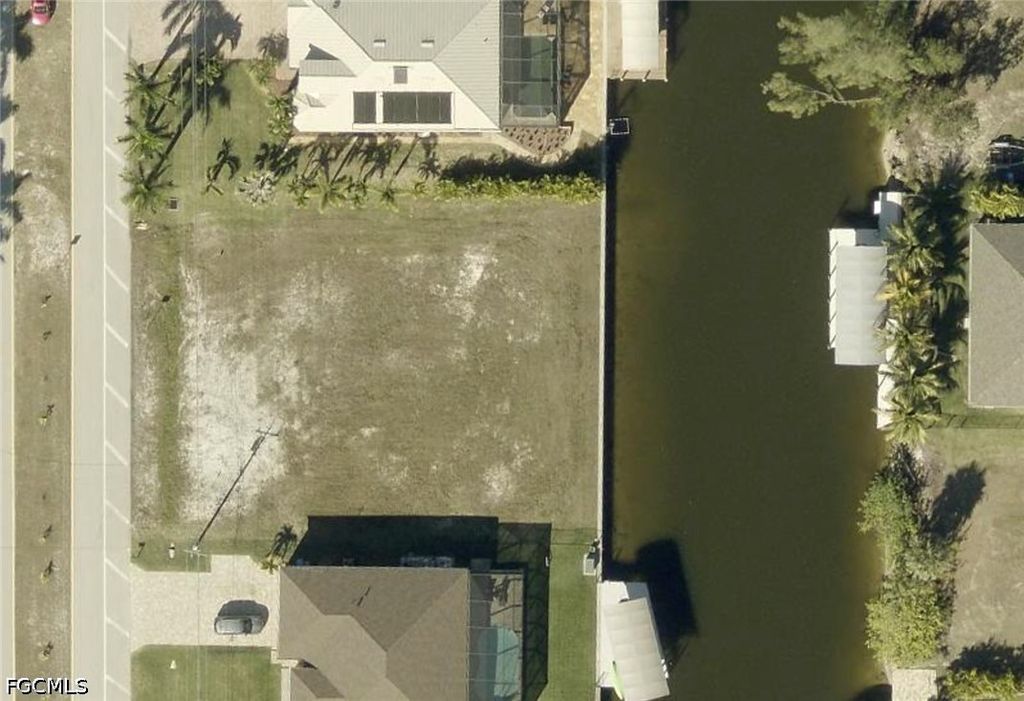 1801 Old Burnt Store RD N, Cape Coral, FL 33993