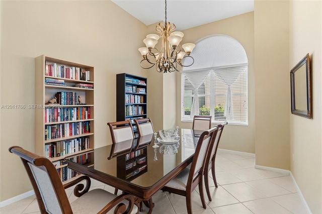 980 SW 171st Ter, Pembroke Pines, FL 33027