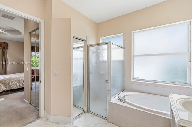 980 SW 171st Ter, Pembroke Pines, FL 33027