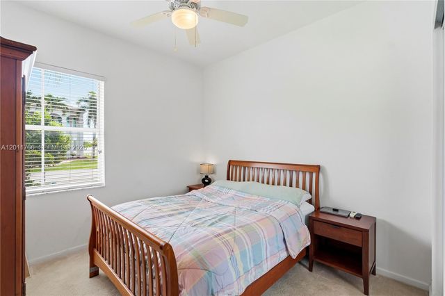 980 SW 171st Ter, Pembroke Pines, FL 33027
