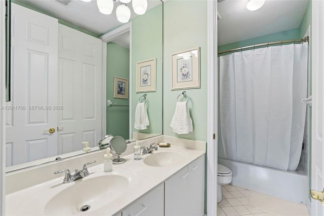 980 SW 171st Ter, Pembroke Pines, FL 33027