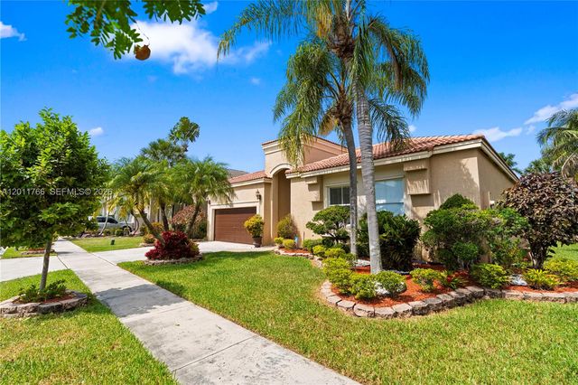980 SW 171st Ter, Pembroke Pines, FL 33027