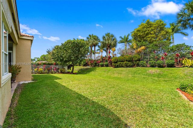 980 SW 171st Ter, Pembroke Pines, FL 33027