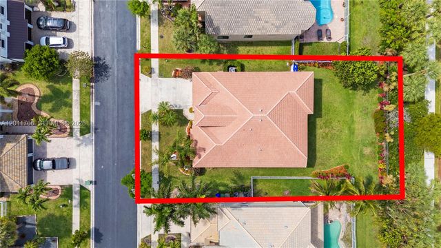 980 SW 171st Ter, Pembroke Pines, FL 33027