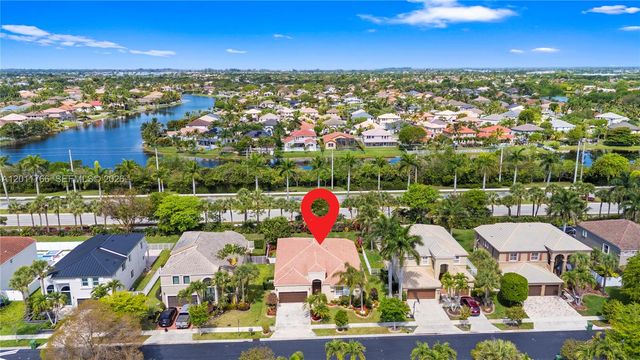 980 SW 171st Ter, Pembroke Pines, FL 33027