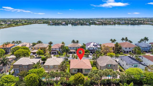 980 SW 171st Ter, Pembroke Pines, FL 33027