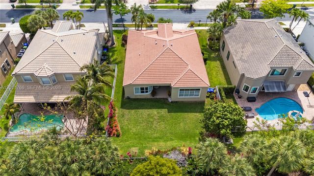 980 SW 171st Ter, Pembroke Pines, FL 33027