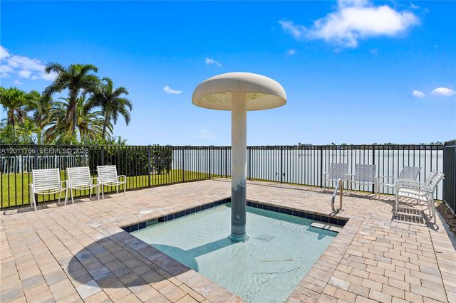 980 SW 171st Ter, Pembroke Pines, FL 33027