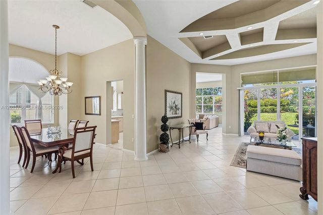 980 SW 171st Ter, Pembroke Pines, FL 33027