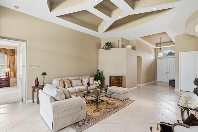 980 SW 171st Ter, Pembroke Pines, FL 33027