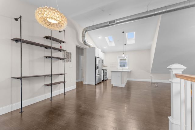 11 Church St. 3, Somerville, MA 02143