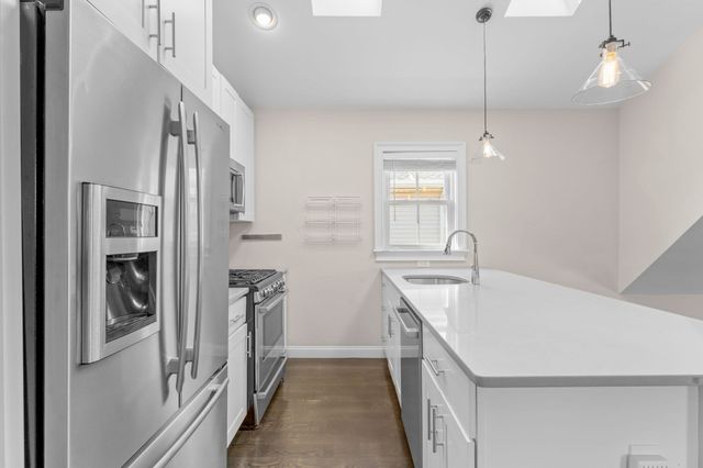 11 Church St. 3, Somerville, MA 02143