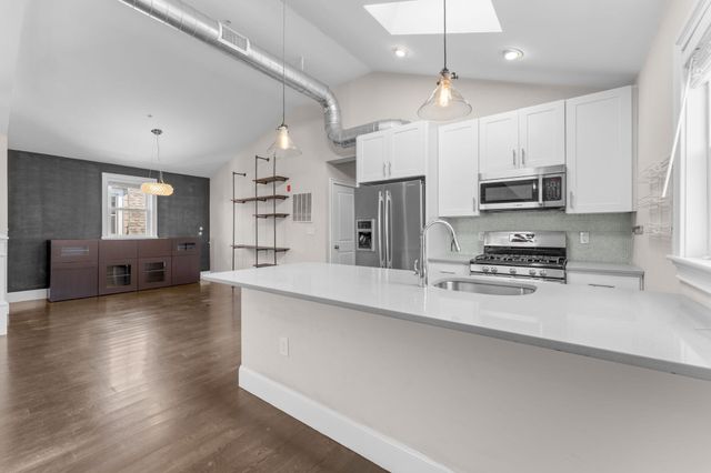 11 Church St. 3, Somerville, MA 02143