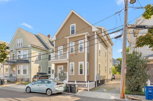 11 Church St. 3, Somerville, MA 02143