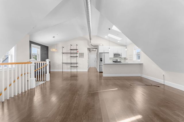 11 Church St. 3, Somerville, MA 02143