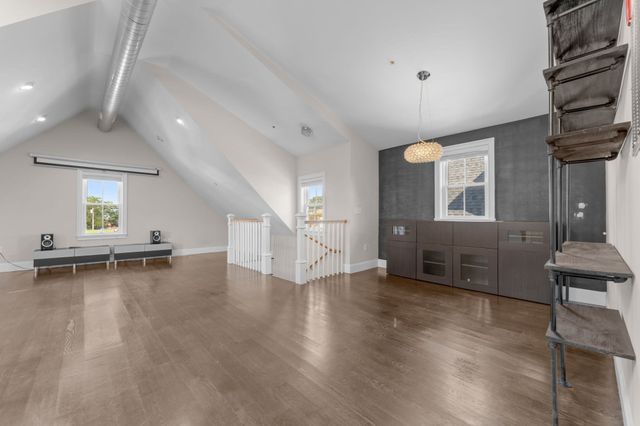 11 Church St. 3, Somerville, MA 02143