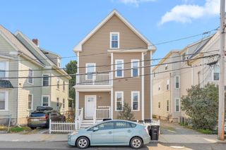 11 Church St. 3, Somerville, MA 02143