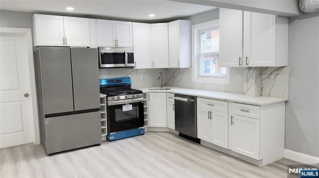 137 41st Street, Union City, NJ 07087