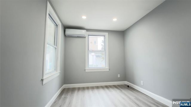 137 41st Street, Union City, NJ 07087