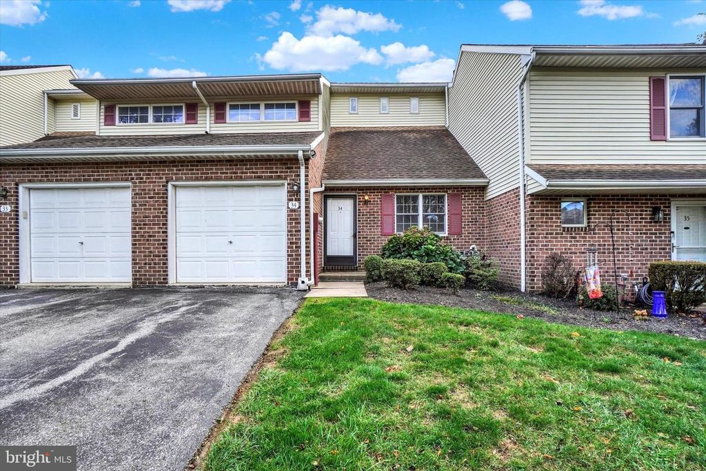 34 JEAN LO WAY, York, PA 17406