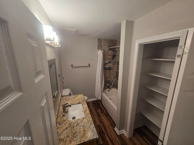 5901 Mclean Street, Emerald Isle, NC 28594