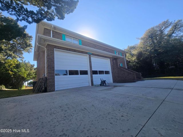 5901 Mclean Street, Emerald Isle, NC 28594