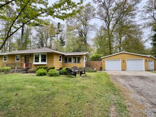 19105 Glendale Circle, Spring Lake Twp, MI 49456