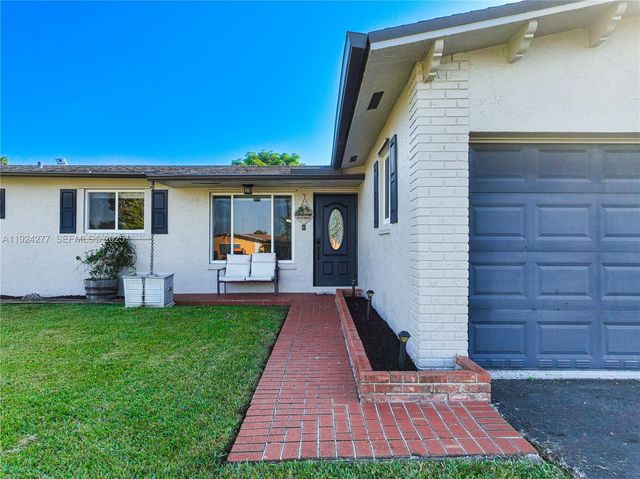 29725 SW 168th Ct, Homestead, FL 33030