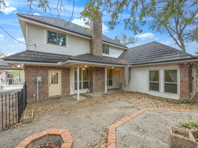 2004 Misty Creek Drive, Arlington, TX 76017