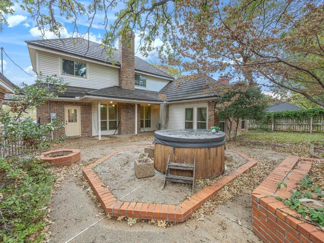 2004 Misty Creek Drive, Arlington, TX 76017