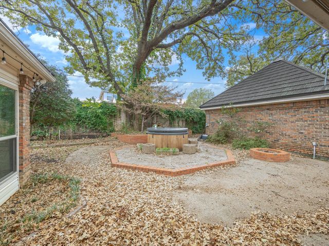 2004 Misty Creek Drive, Arlington, TX 76017