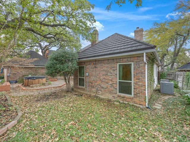 2004 Misty Creek Drive, Arlington, TX 76017