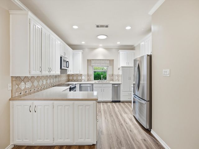 2004 Misty Creek Drive, Arlington, TX 76017