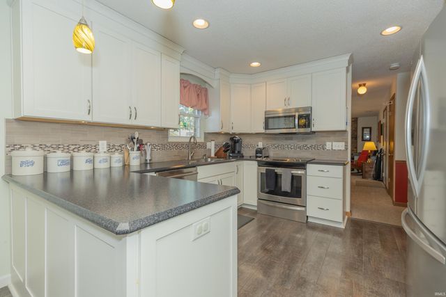 5635 Oak Ridge Drive, Evansville, IN 47711
