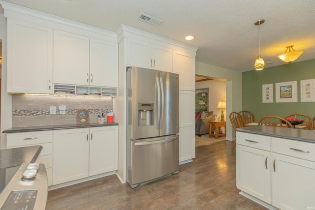5635 Oak Ridge Drive, Evansville, IN 47711