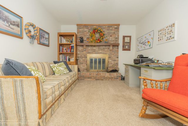 5635 Oak Ridge Drive, Evansville, IN 47711