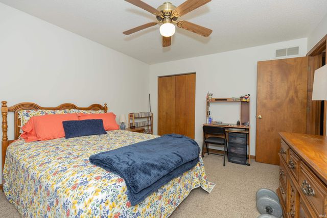 5635 Oak Ridge Drive, Evansville, IN 47711