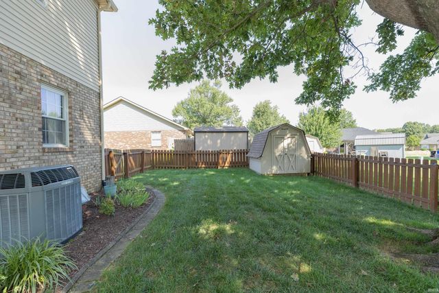 5635 Oak Ridge Drive, Evansville, IN 47711