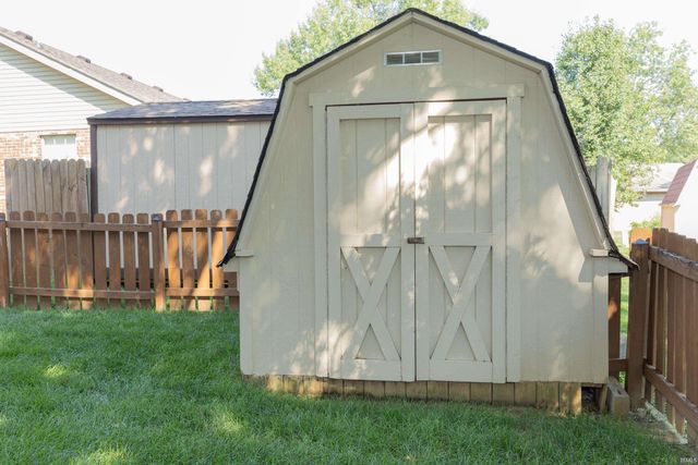5635 Oak Ridge Drive, Evansville, IN 47711