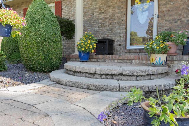 5635 Oak Ridge Drive, Evansville, IN 47711