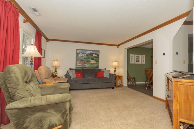 5635 Oak Ridge Drive, Evansville, IN 47711
