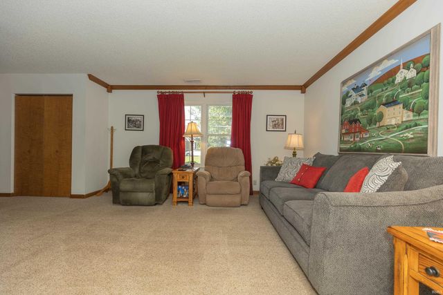 5635 Oak Ridge Drive, Evansville, IN 47711