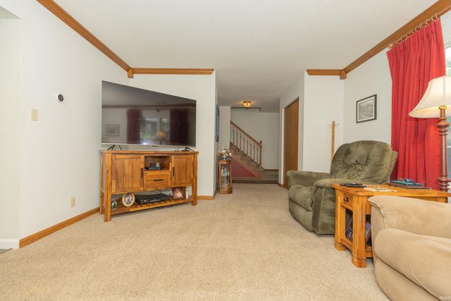 5635 Oak Ridge Drive, Evansville, IN 47711
