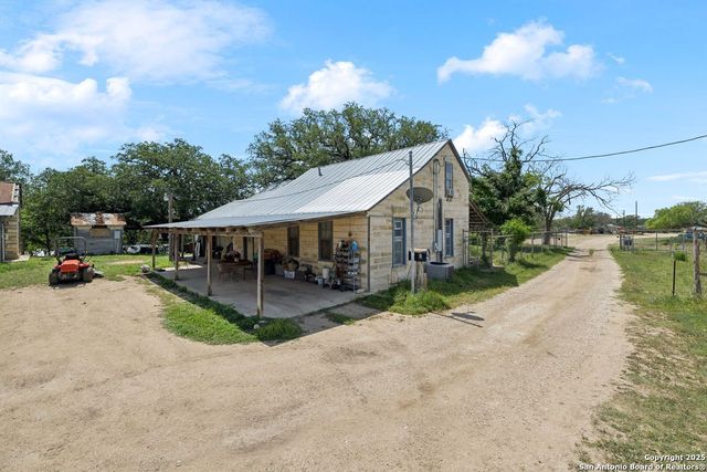 149 Bloodhound, Sisterdale, TX 78006