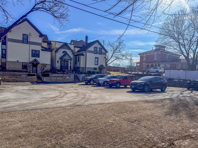 121 N Washington Street 200, Naperville, IL 60540