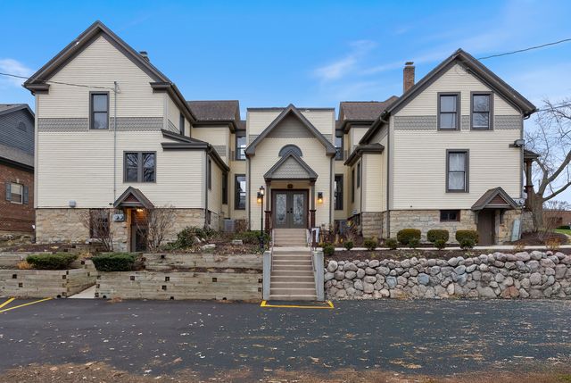 121 N Washington Street 200, Naperville, IL 60540