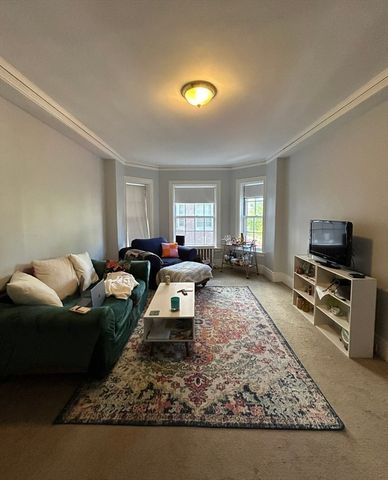 1572 Massachusetts Avenue 32, Cambridge, MA 02138